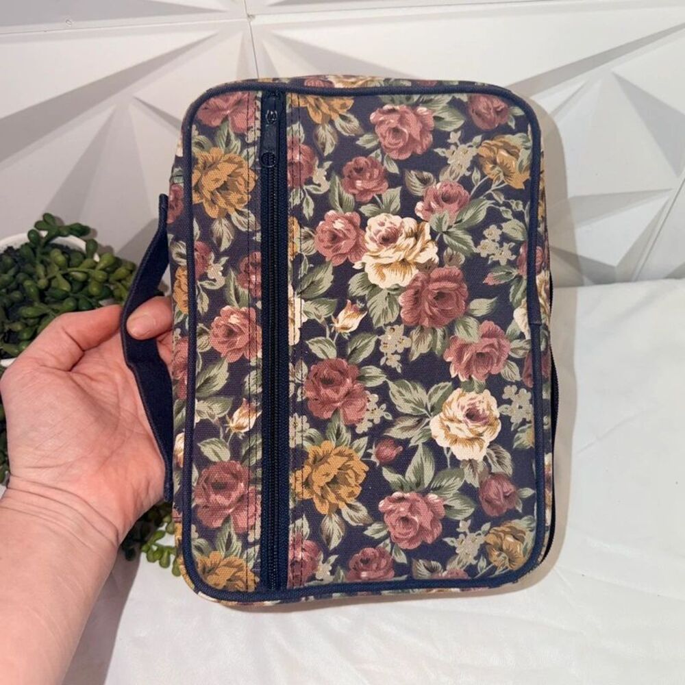 Vintage Cottagecore Floral Tapestry Bible Cover Book Carrying Zip Case